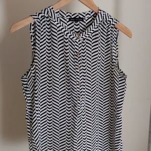Violet & Claire Chevron Blouse [M]